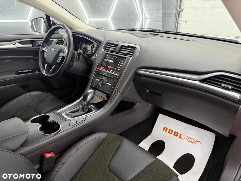 Ford Mondeo 2.0 TDCi Titanium 4WD PowerShift - 32