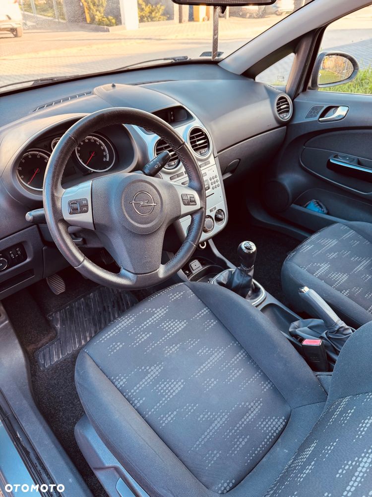 Opel Corsa - 8