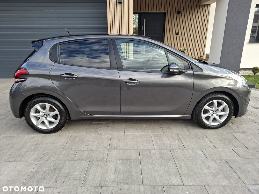 Peugeot 208 - 2