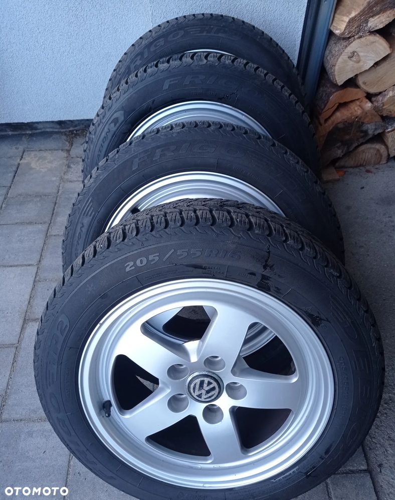 Volkswagen Golf - 23