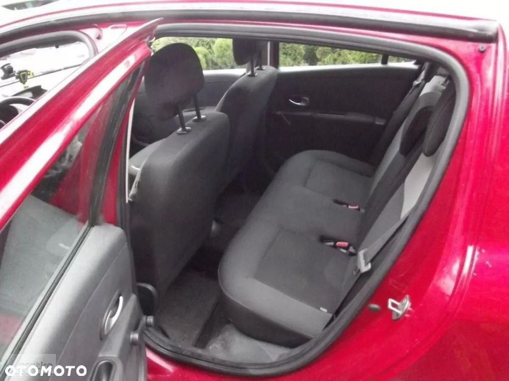 Renault Clio 1.2 16V Authentique - 12