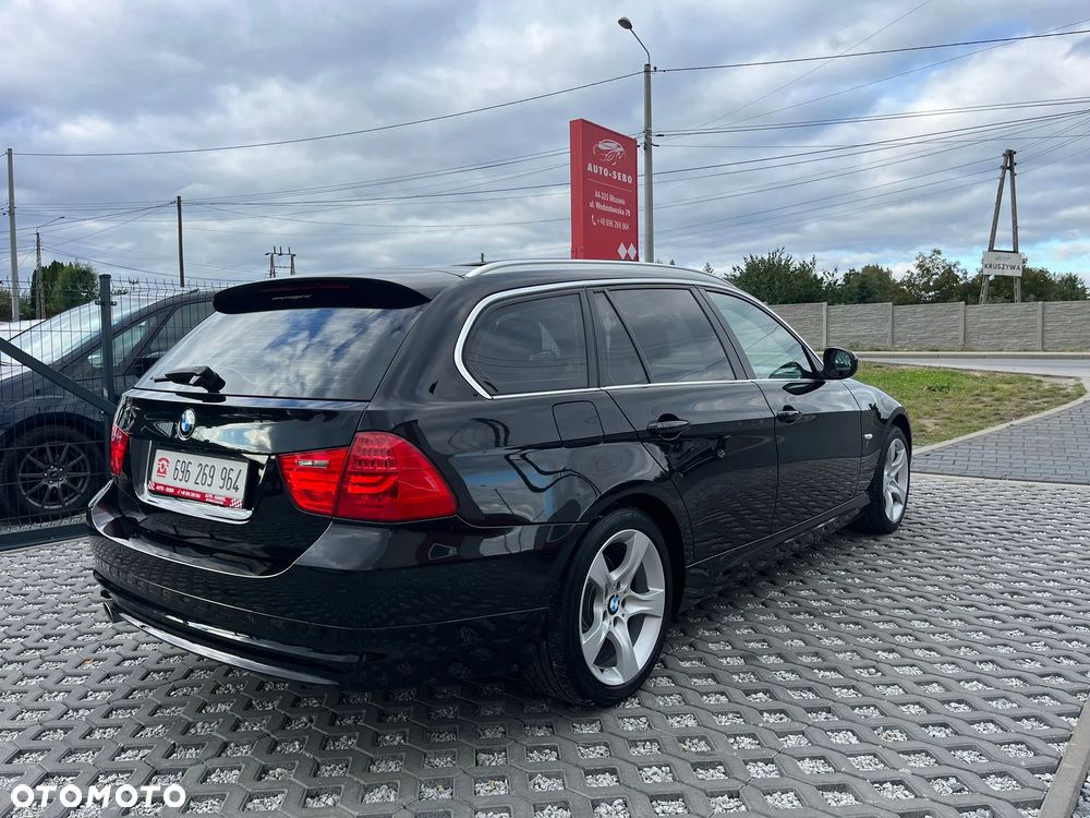 BMW Seria 3 318d DPF Touring - 36
