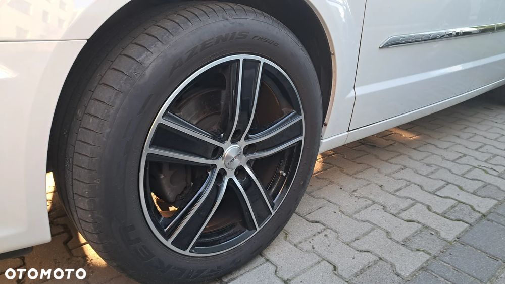 Chrysler Town & Country 3.6 Limited - 22