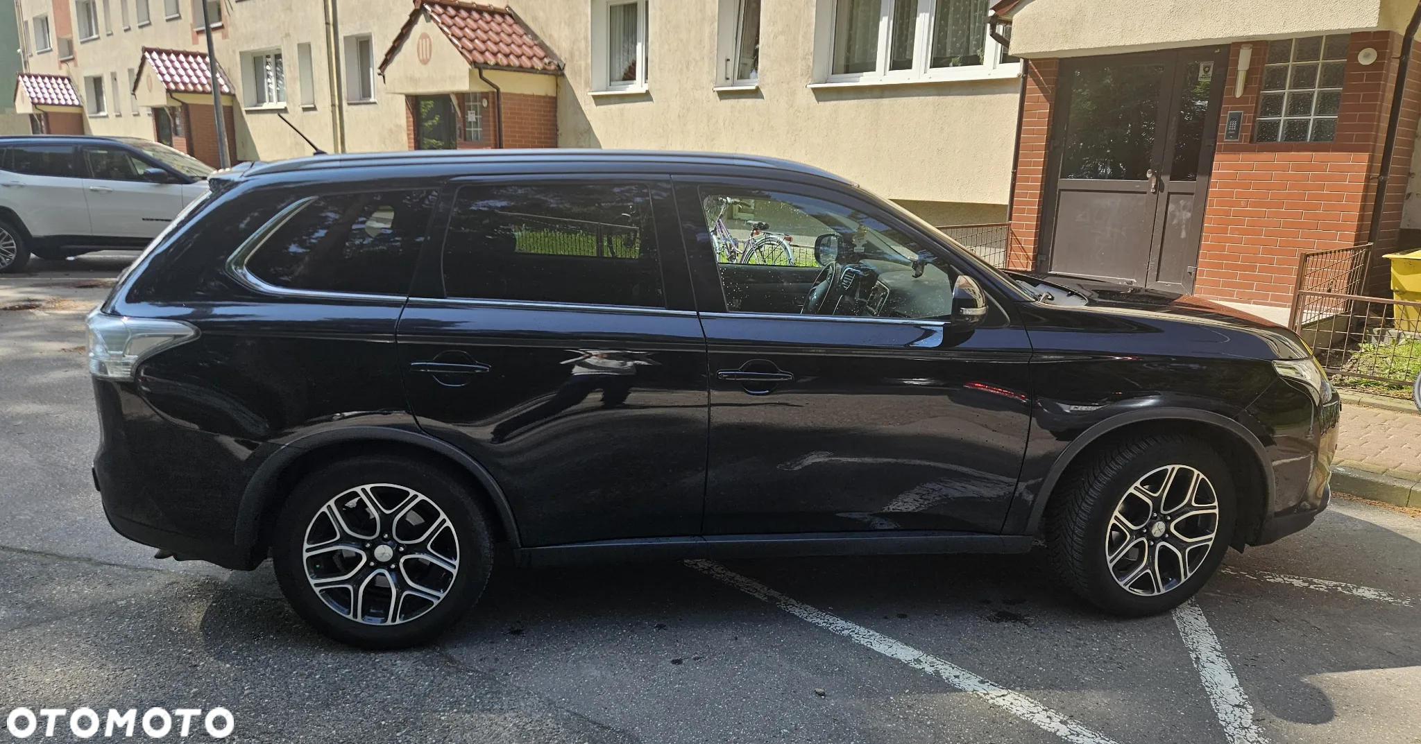 Mitsubishi Outlander 2.0 Instyle Navi 4WD CVT - 3