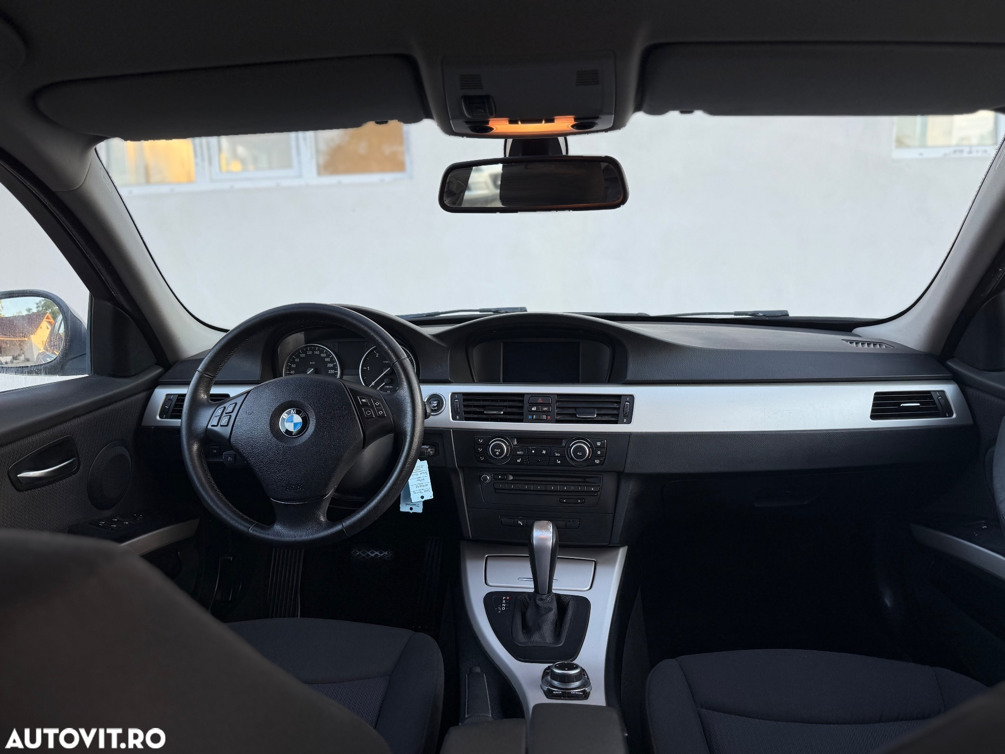 BMW Seria 3 320d DPF Touring Aut. - 5