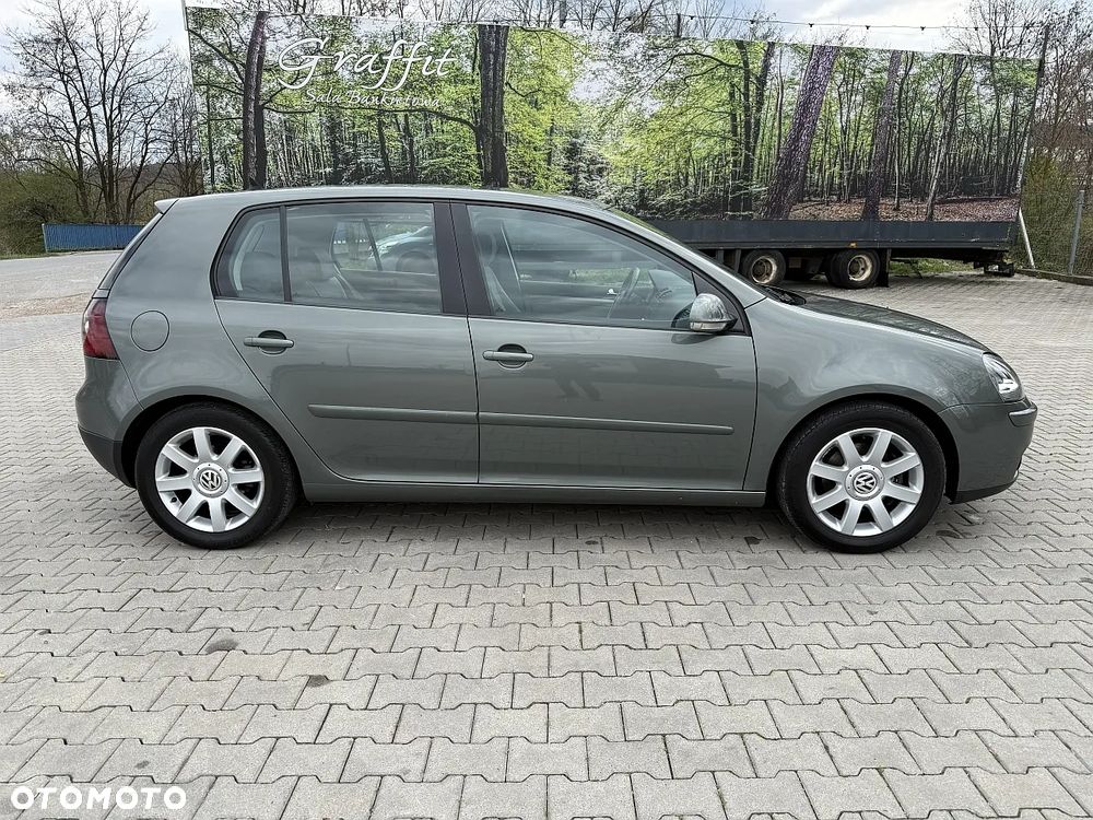 Volkswagen Golf 1.6 FSI Tour - 12