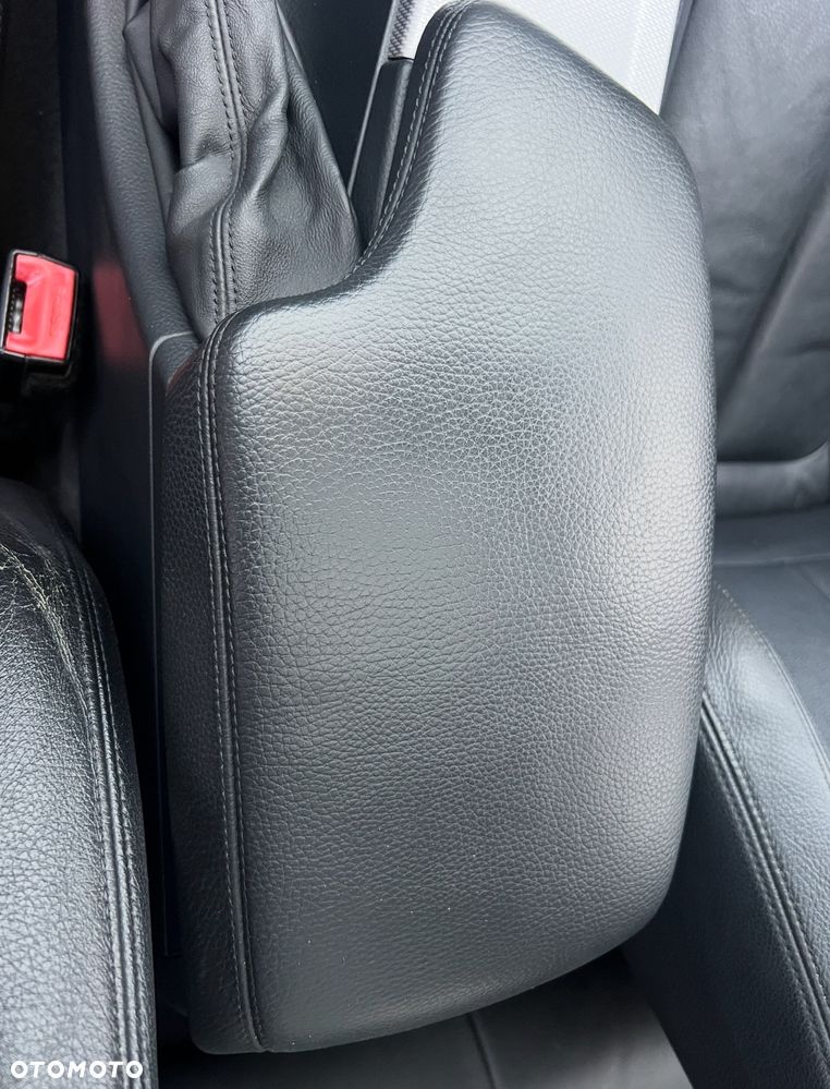 BMW Seria 3 335i Sport-Aut Luxury Line - 19