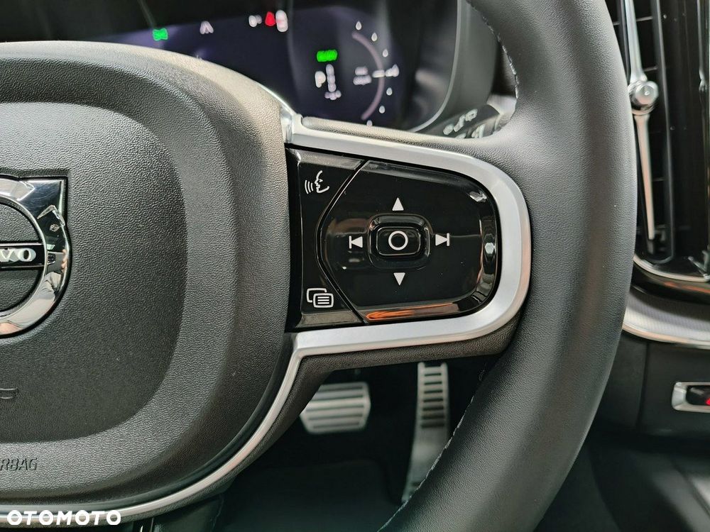 Volvo XC 60 T6 AWD Plug-In Hybrid R-Design - 29