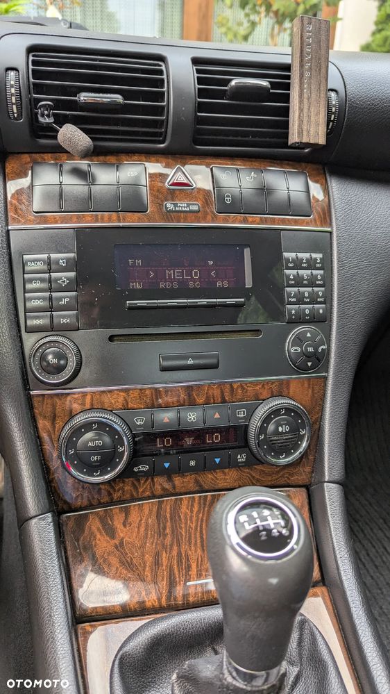 Mercedes-Benz Klasa C 180 T Kompressor Classic - 21