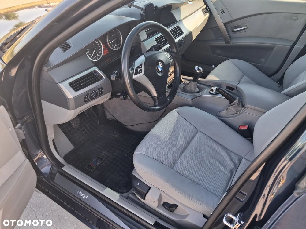 BMW Seria 5 525d - 5