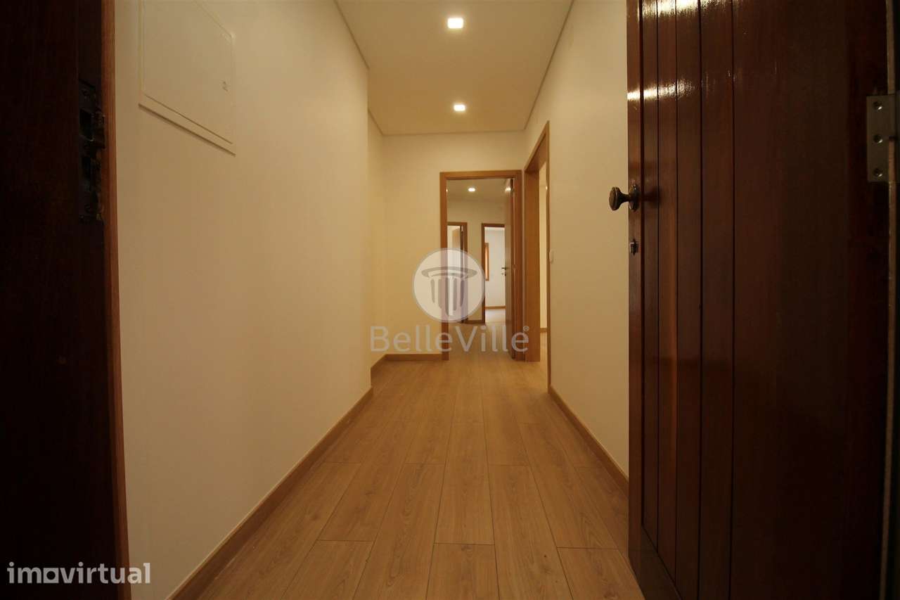 Apartamento T2+1 Remodelado, Terraço 80 m2 virado a poente, Ferreiros, - Grande imagem: 3/21
