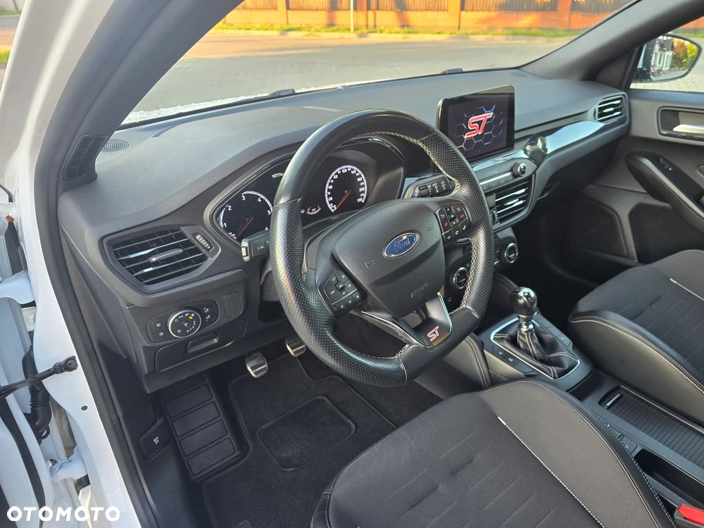 Ford Focus 2.0 EcoBlue ST - 18