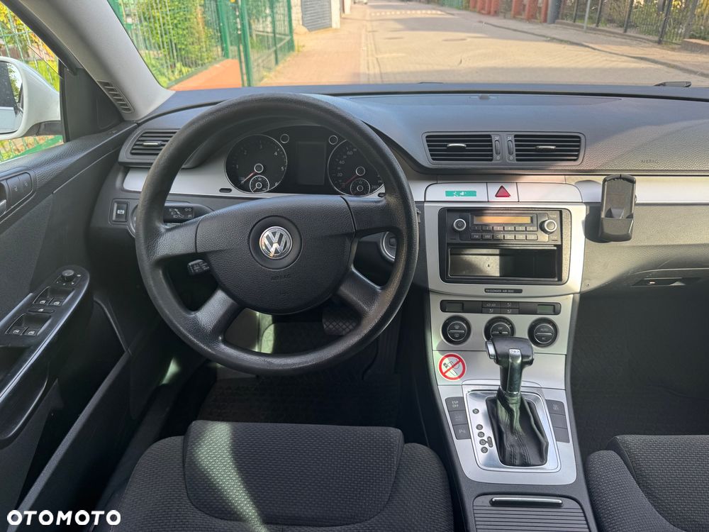 Volkswagen Passat 2.0 TDI DPF DSG Trendline - 9