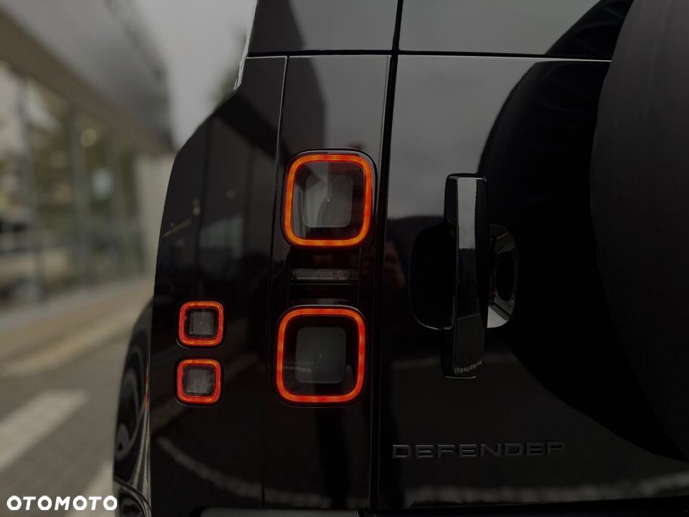 Land Rover Defender - 6