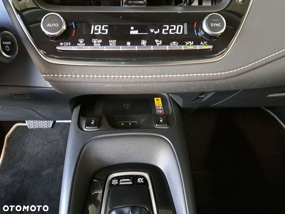 Toyota Corolla 1.8 Hybrid Comfort - 28