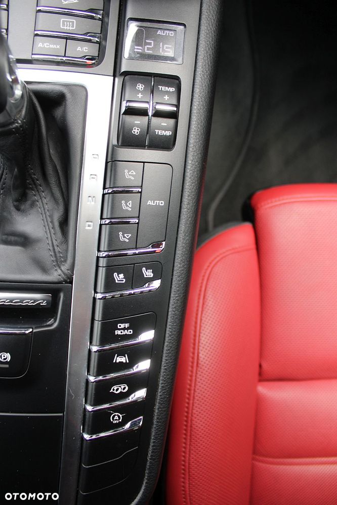 Porsche Macan - 31