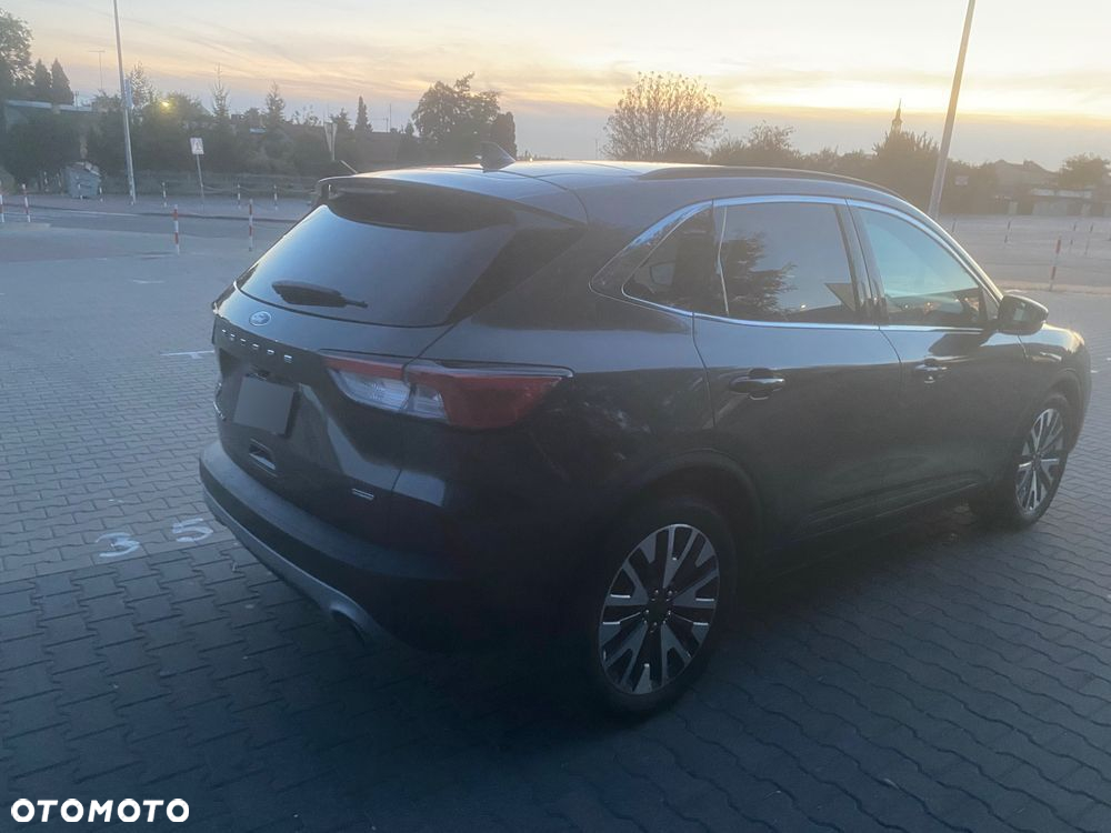Ford Kuga - 2