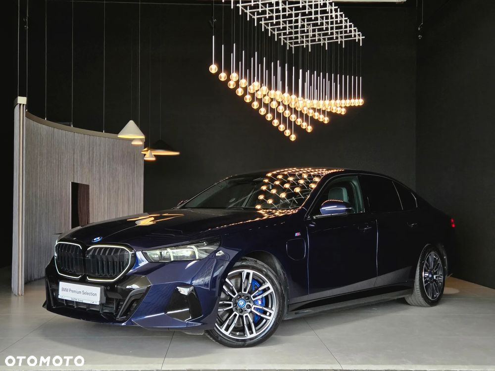 BMW Seria 5 550e xDrive PHEV M Sport - 1