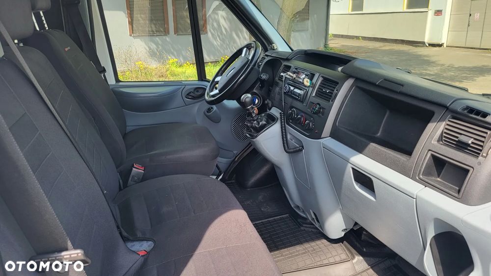 Ford Transit - 24