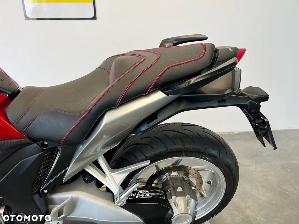 Honda VFR - 18