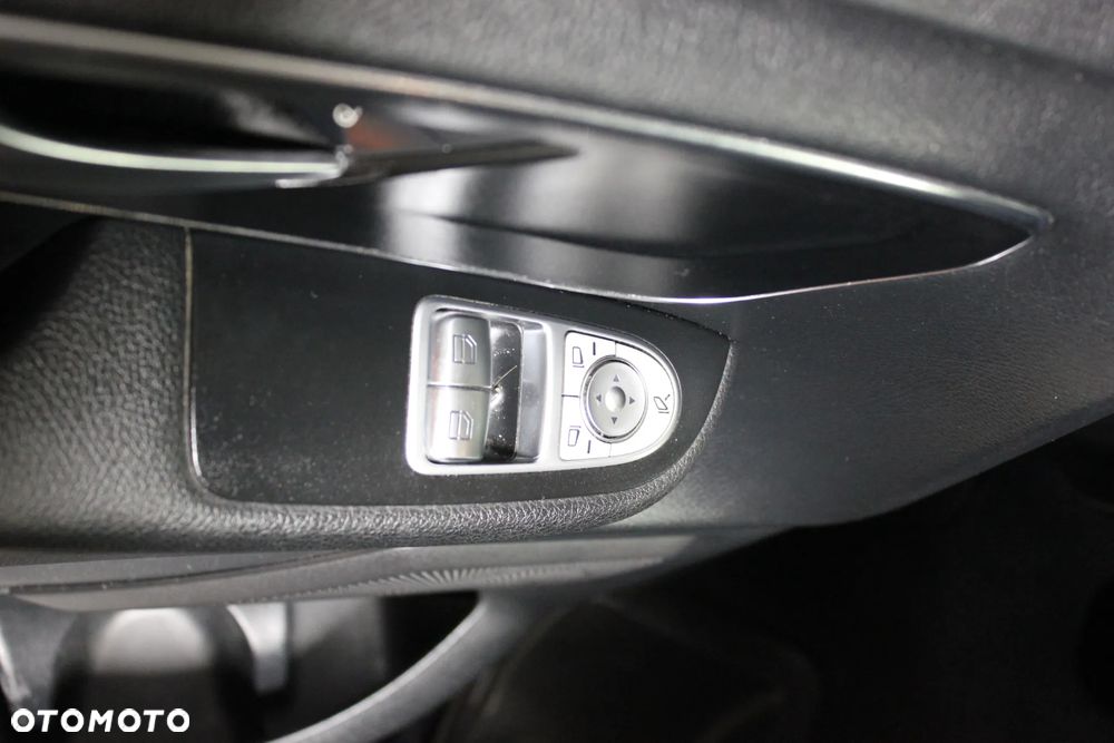 Mercedes-Benz Klasa V 220 (BlueTEC) d Avantgarde 7G-Tronic - 8