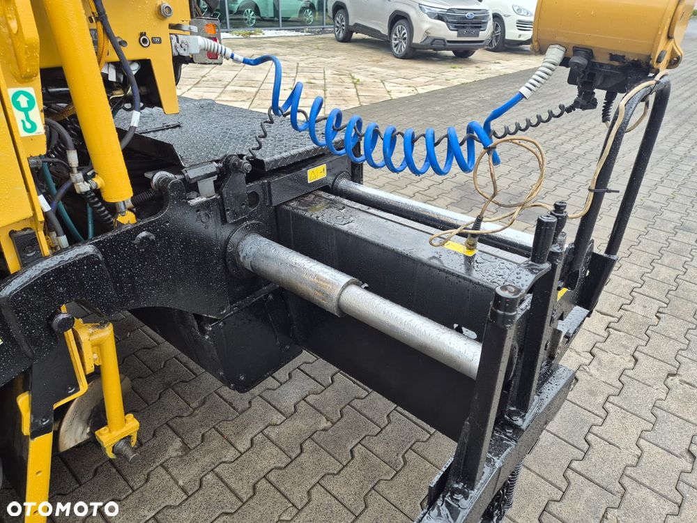 Caterpillar AP 300 / ROZŚCIEŁACZ DO ASFALTU / SERWISOWANY / 1WŁ / WIBRACJE + PODGRZEWANY STÓŁ / MOŻLIWOŚĆ TRANSPORTU - 17
