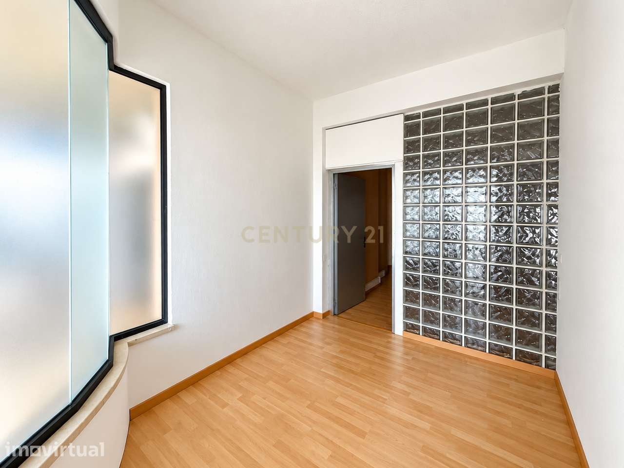 Estabelecimento Comercial | Fonte Luminosa | Caldas da Rainha - Grande imagem: 3/10