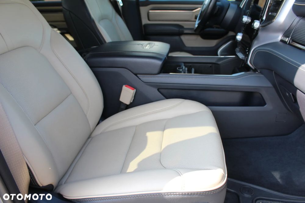 RAM 1500 5.7 Crew Cab Limited - 11