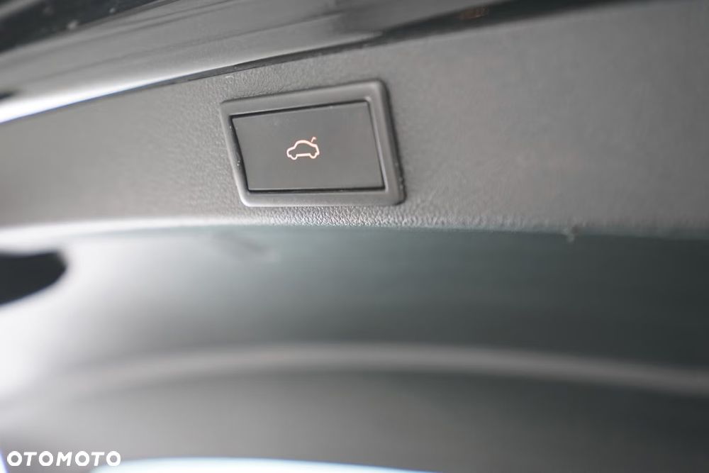 Skoda Octavia 2.0 TDI SCR 4x4 L&K DSG - 9