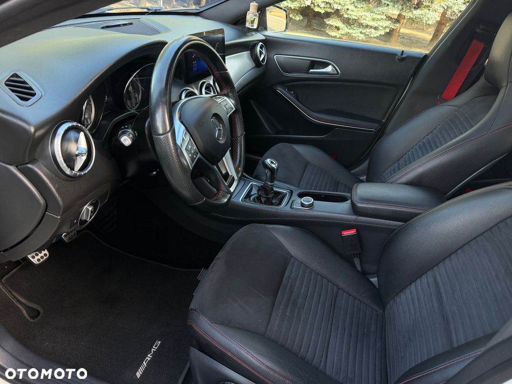 Mercedes-Benz CLA - 27