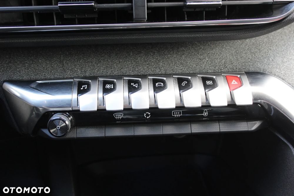 Peugeot 3008 1.2 PureTech Active Pack S&S - 34