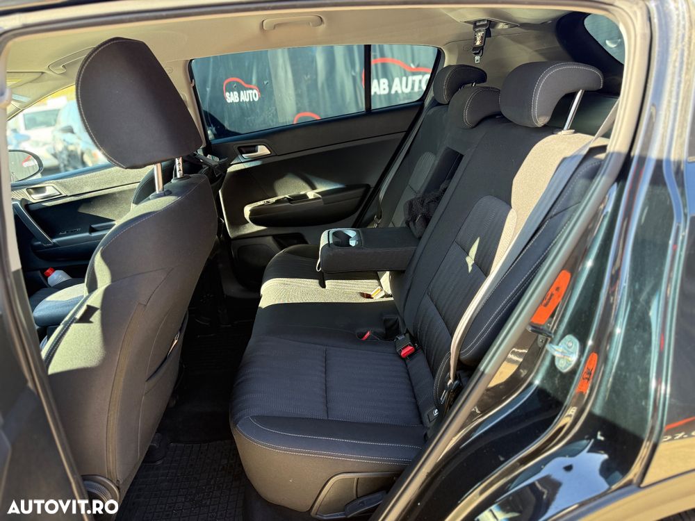 Kia Sportage 1.6 DSL MHEV 7DCT HP 4x2 Style - 17