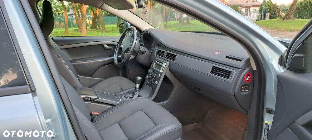 Volvo V70 2.0 Kinetic - 9