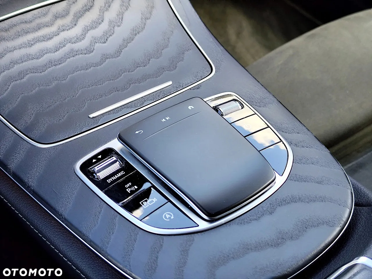 Mercedes-Benz Klasa E 220 d 4-Matic AMG - 20