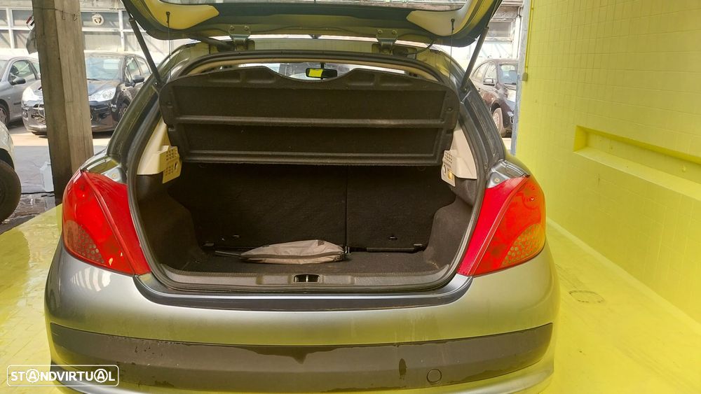 Peugeot 207 1.4 HDi Premium - 20