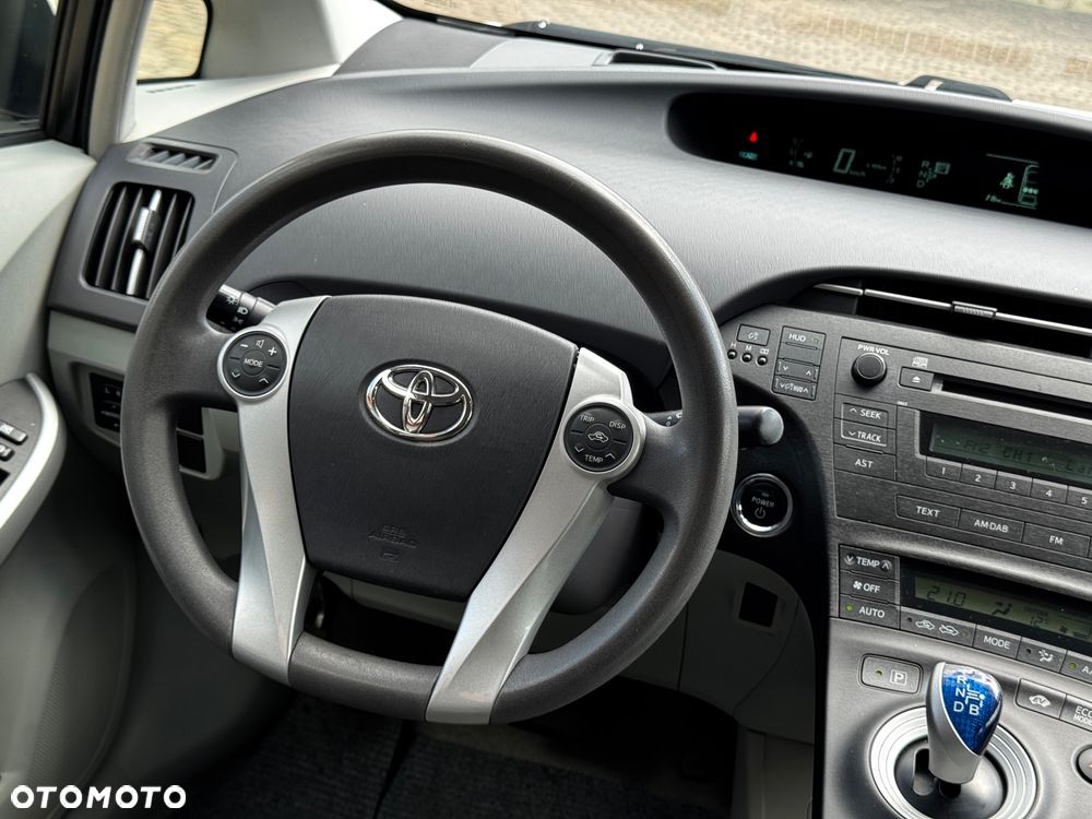 Toyota Prius 1.8 HSD Prestige - 14