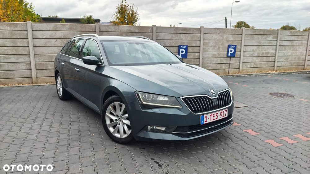 Skoda Superb 2.0 TDI Premium Edition - 12