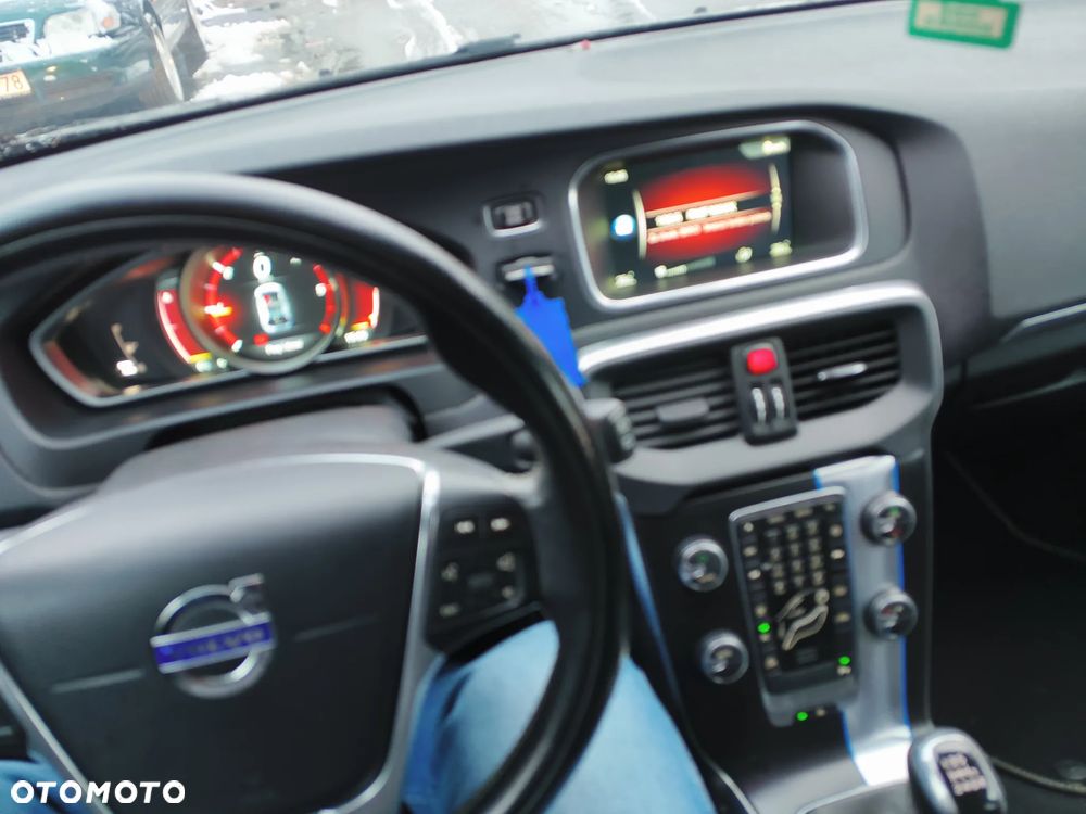 Volvo V40 D4 Drive-E R-Design Summum - 9