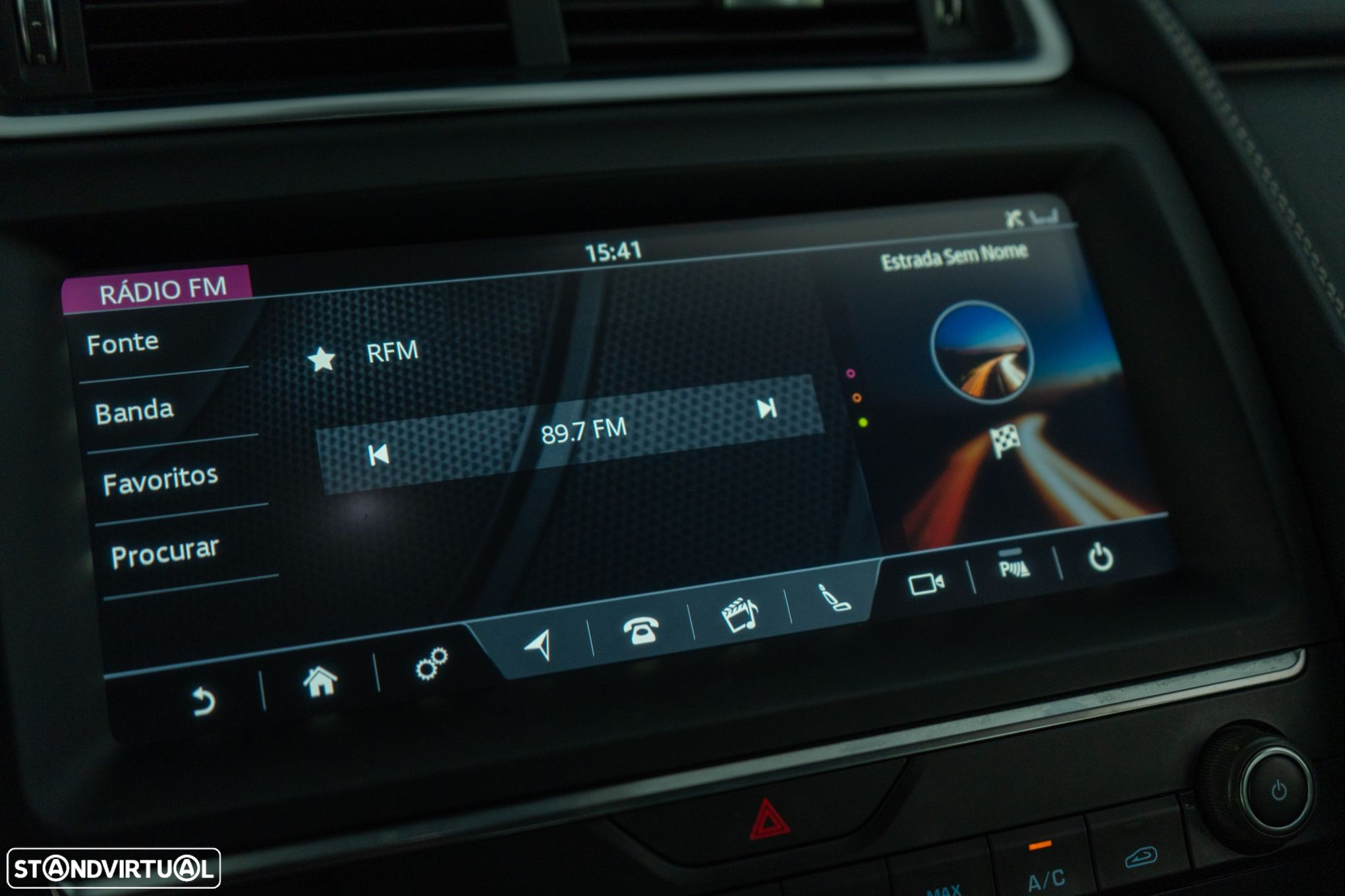 Jaguar E-Pace 2.0 i4D R-Dynamic - 19