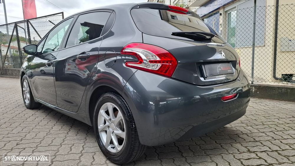 Peugeot 208 1.4 VTi Allure - 21