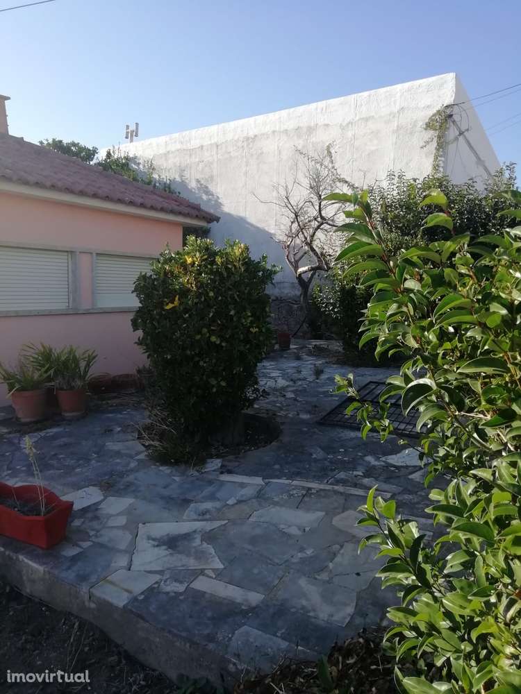 Moradia térrea para venda na Amoreira com muito potencial vista de mar - Grande imagem: 4/23