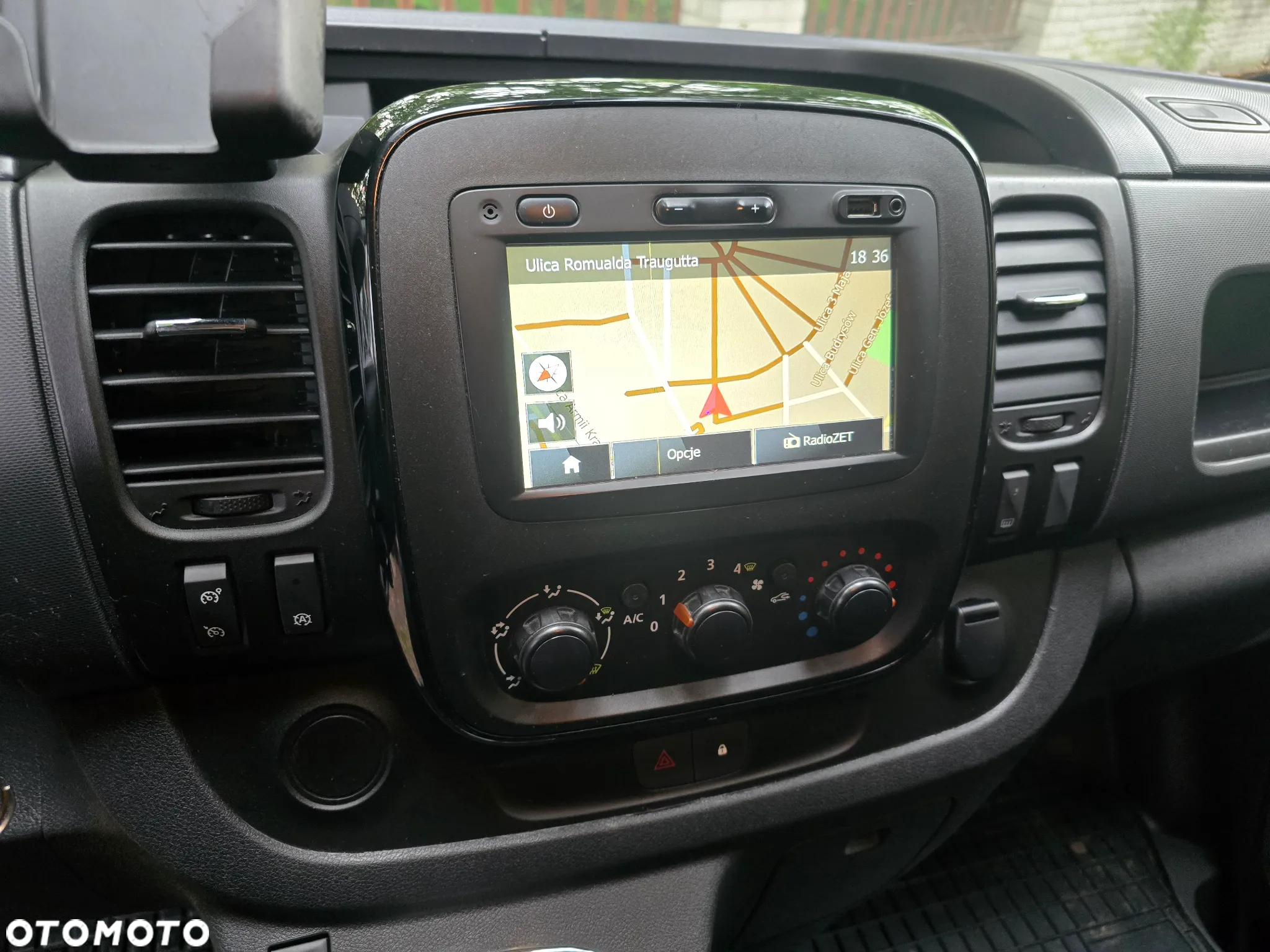 Opel VIVARO - 17