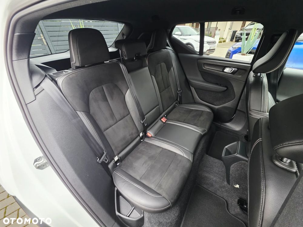 Volvo XC 40 T3 Geartronic RDesign - 3