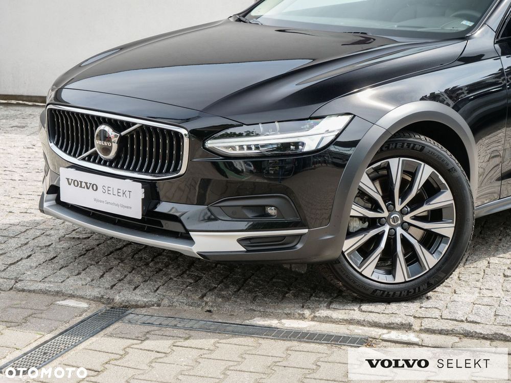 Volvo V90 Cross Country - 11