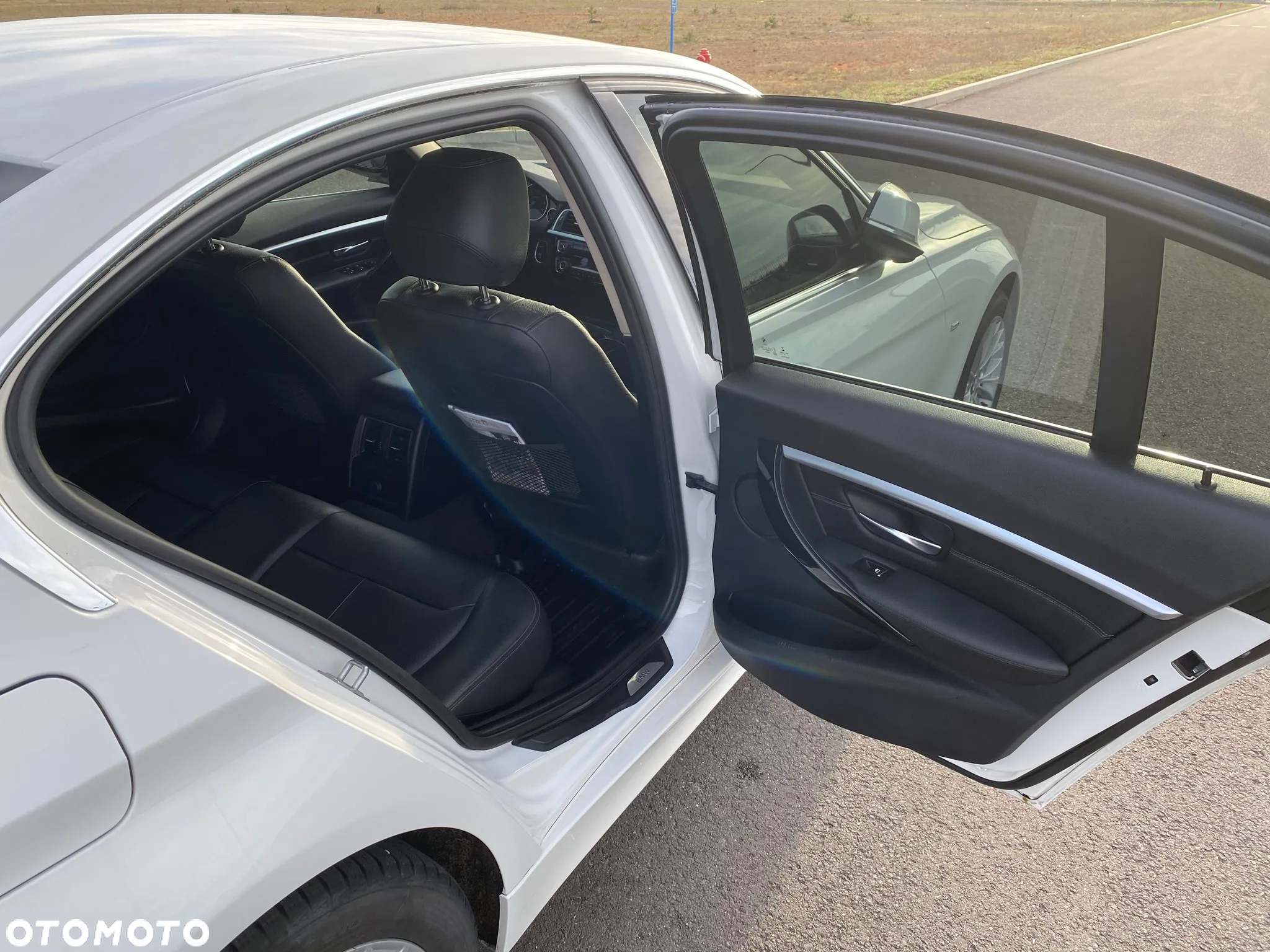 BMW Seria 3 320d xDrive Luxury Line - 27