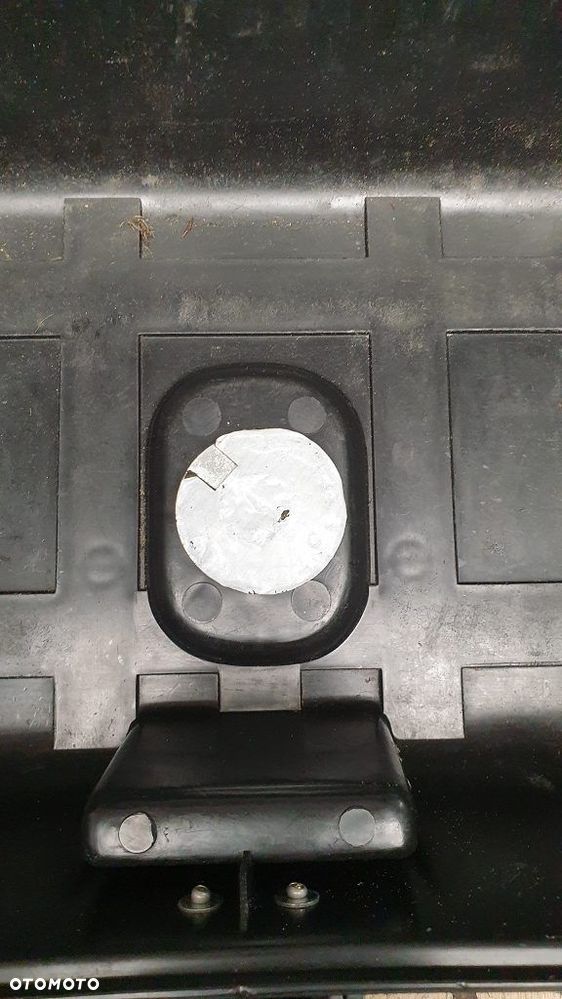 Kufer centralny - 16