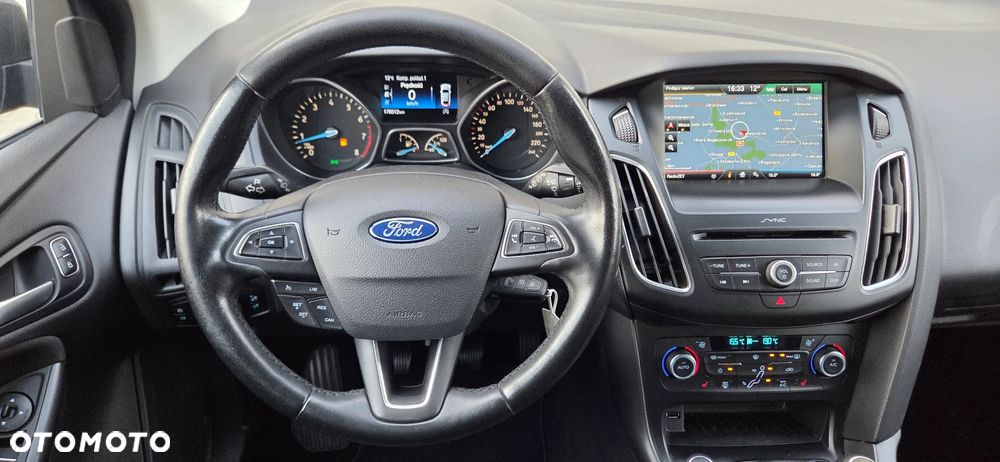 Ford Focus 1.0 EcoBoost Titanium - 26