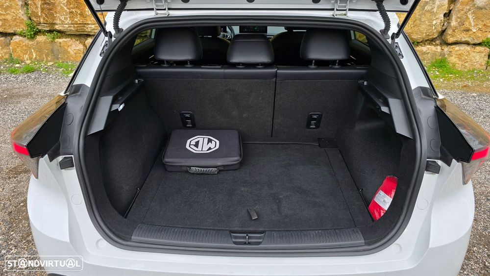 MG MG4 64 kWh Luxury - 57