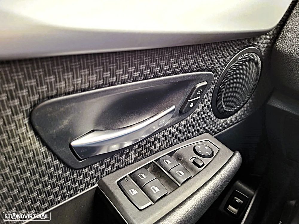 BMW 216 Active Tourer d Advantage - 40