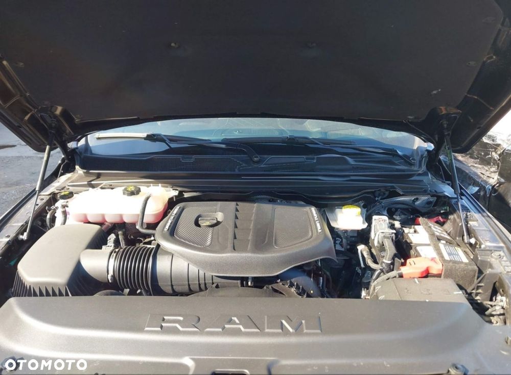 RAM 1500 - 12